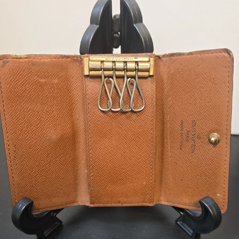 Louis Vuitton Tan Key Holder - Picture 1 of 10